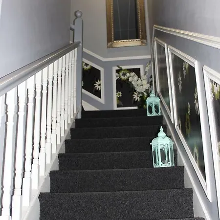 Town Centre Suites Apartment *