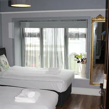 Town Centre Suites Apartment